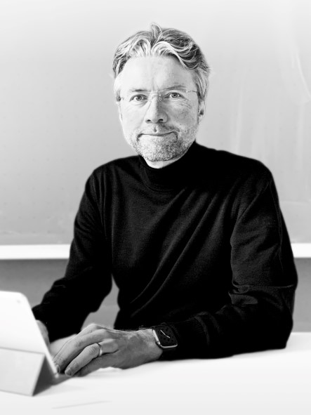 Prof. Florian Karsten